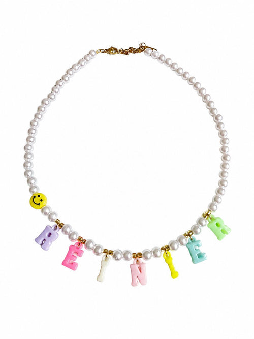 Collar de perlas personalizado con nombre