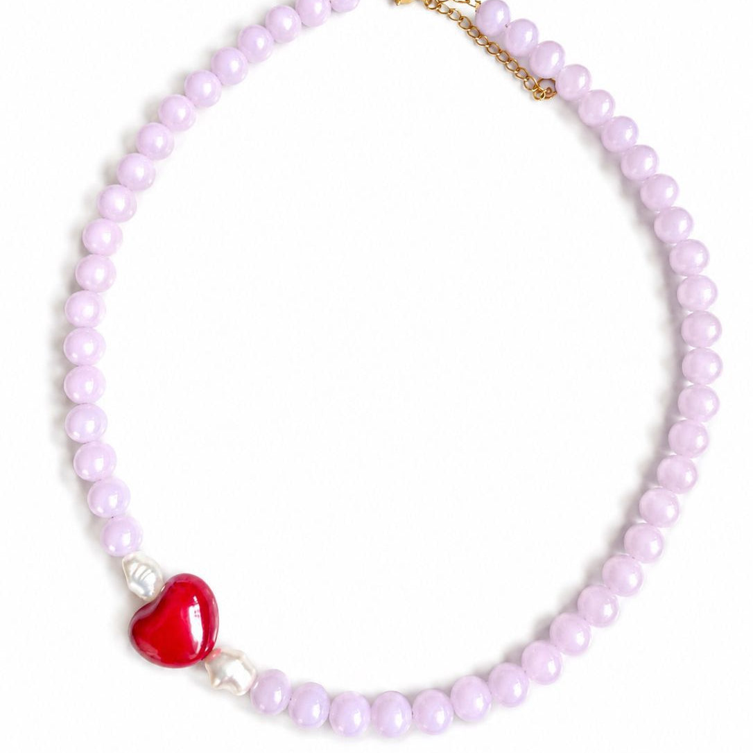 Collar de piedra natural con charm de corazón